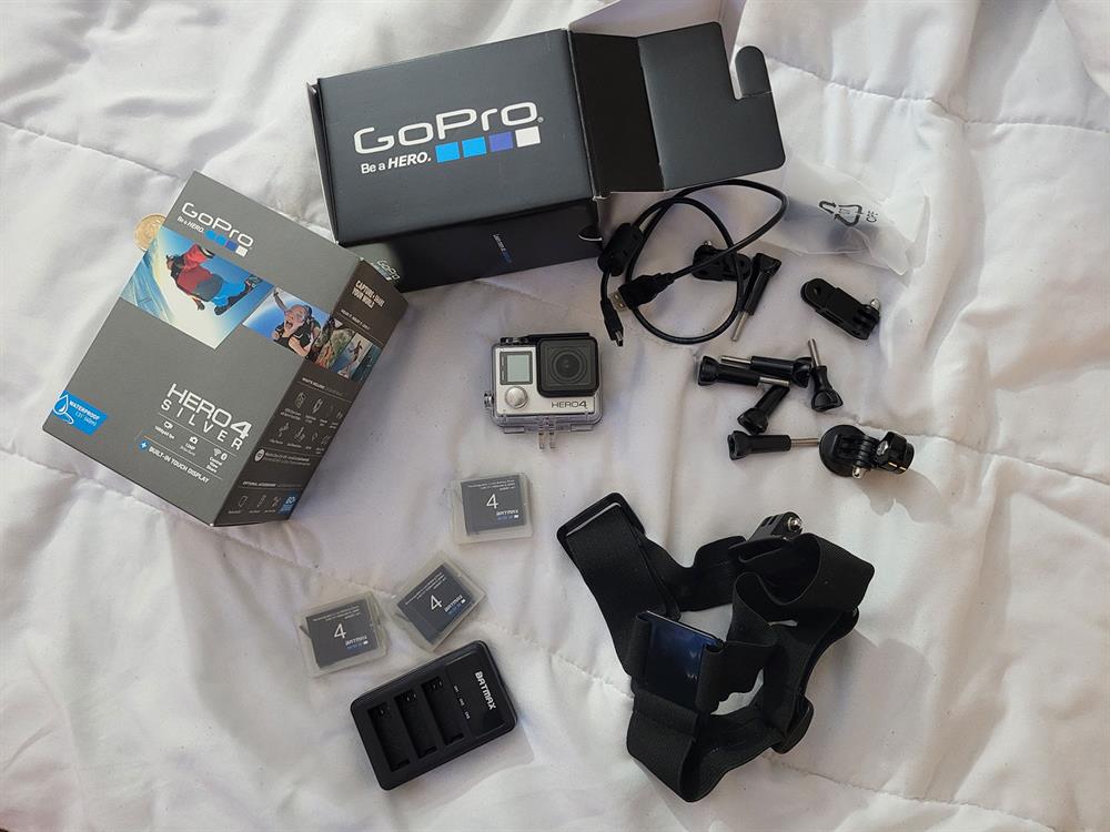 $300 - GoPro HERO4 SILVER Camera (Canada Version)