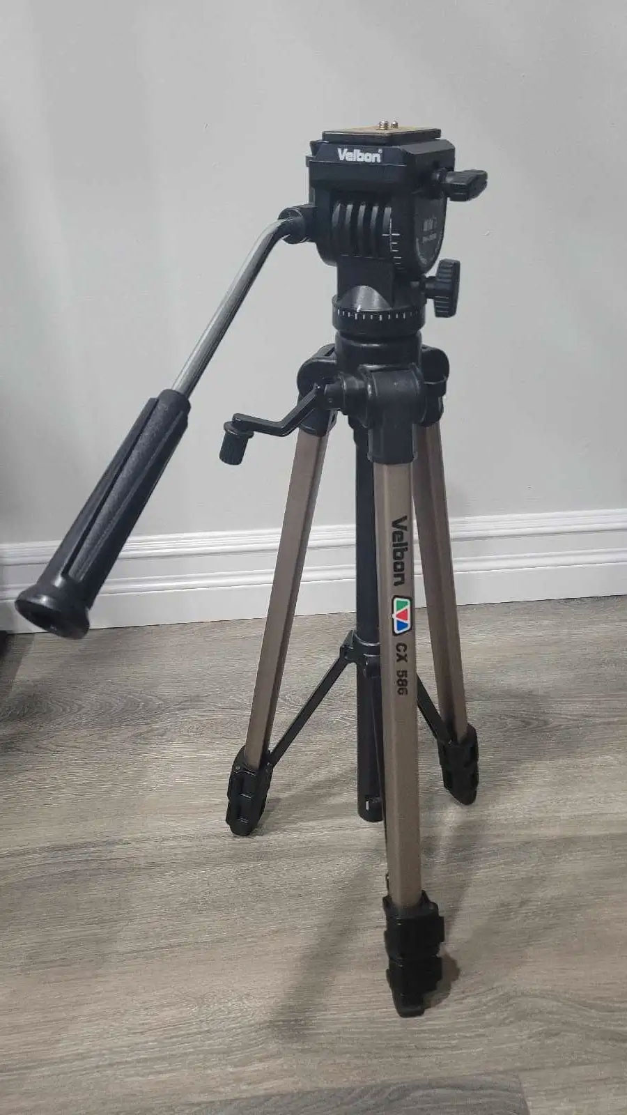 $30 - Velbon CX 586 tripod